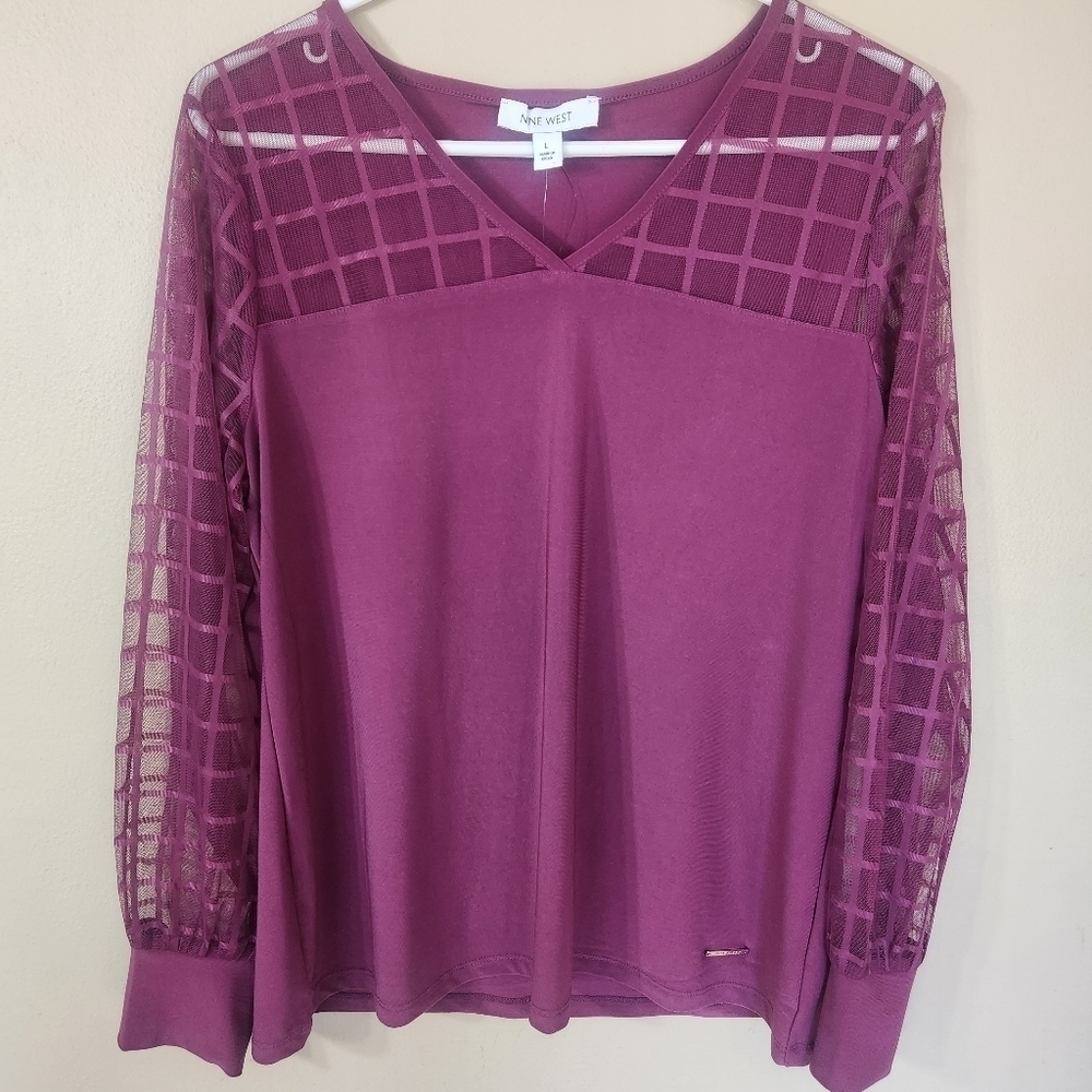 Nine West women sleeve chiffon  V-neck top size Large.